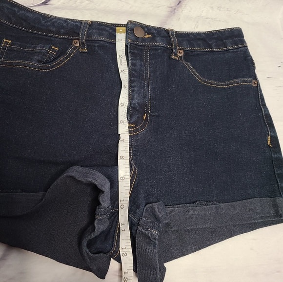 💙 Forever 21 Dark Wash High Waisted Denim Shorts - Picture 4 of 6